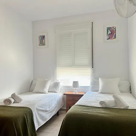 First Line Apartment Sea Views With Pool And Free Parking Benalmadena Room photo
