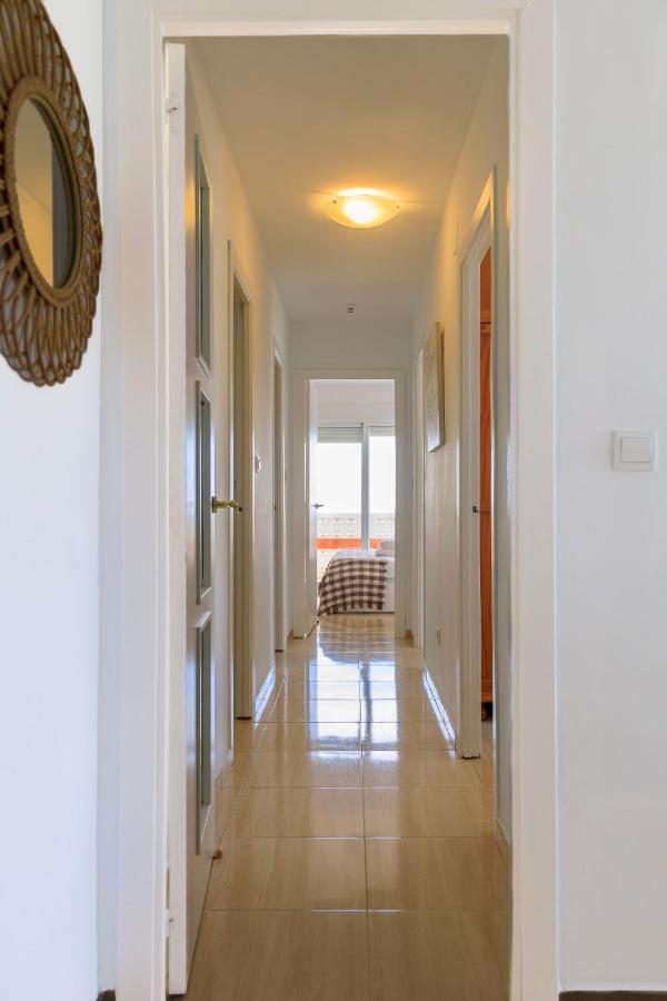 First Line Sea Views With Pool And Free Parking Apartment