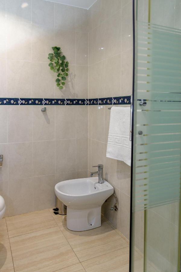 Apartment First Line Sea Views With Pool And Free Parking