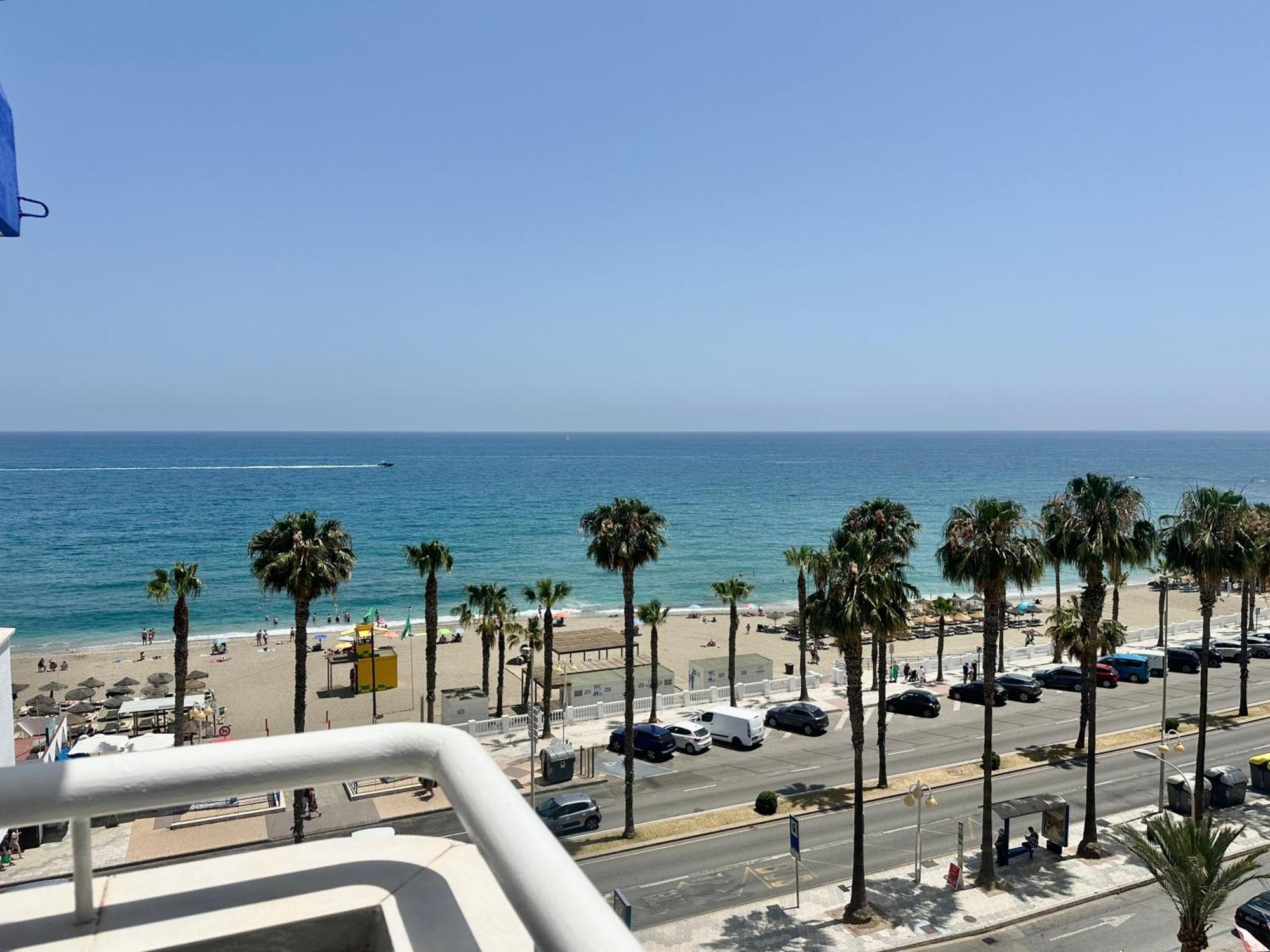 Apartment First Line Sea Views With Pool And Free Parking *
